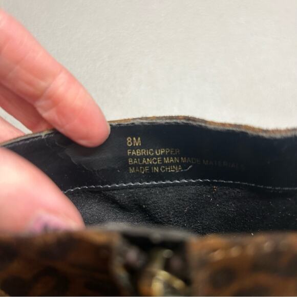 Ann Taylor Loft Animal Print Heel Bootie Zip Up Side Closure 4" High Heel - Picture 4 of 6